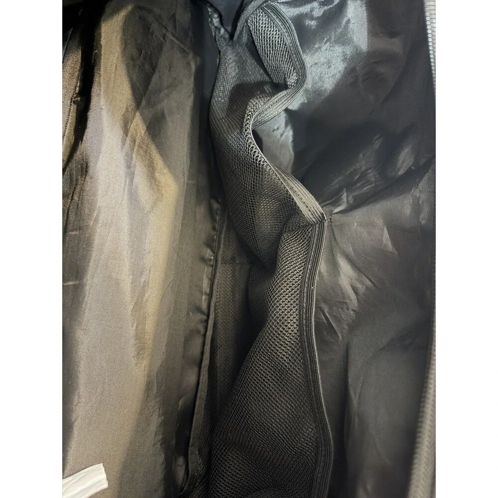 Puma Black & White Logo Gym Bag / Duffel Bag w/ Shoulder Strap - Excellent Cond.